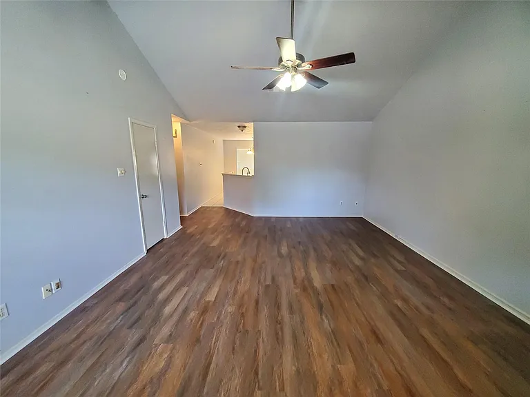 2306 Spring Dusk Ln — Photo 5