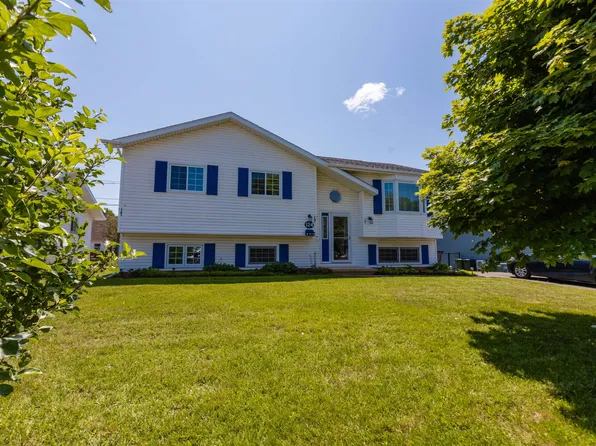 124 Westridge Cres, Charlottetown, PE C1A 9E7