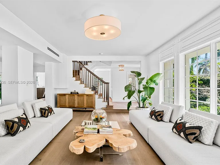 939 W 47th Ct — Photo 8