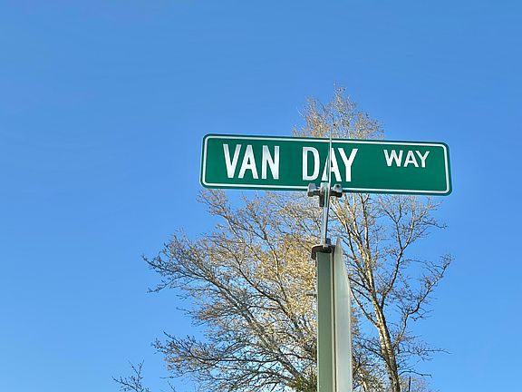 5th image of 3101 Van Day Way