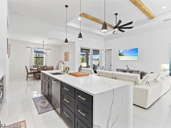 1 NW 8th Ter, Cape Coral, FL 33993