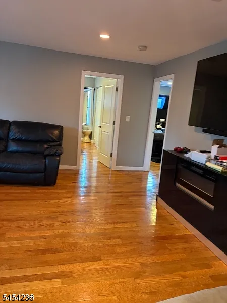 3 bed, 1.0 bath, $2,800 — Photo 4