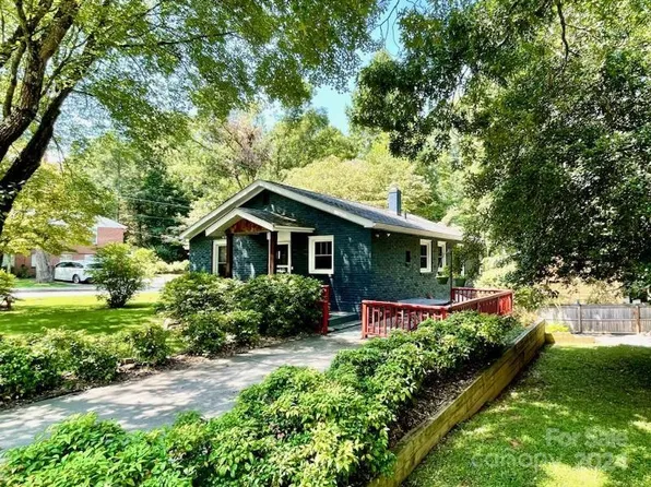 200 Laurel Circle Dr, Black Mountain, NC 28711