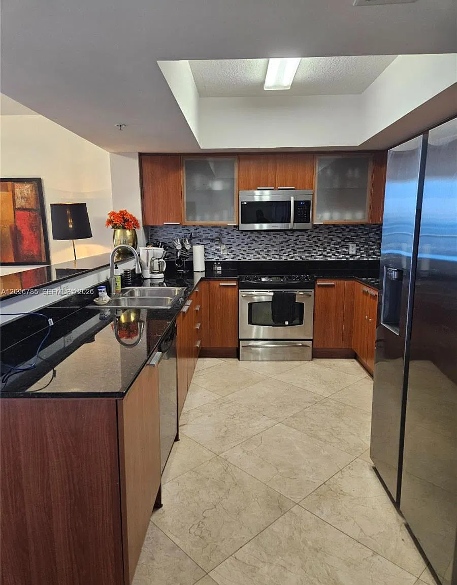 La Perla Condo — Photo 4