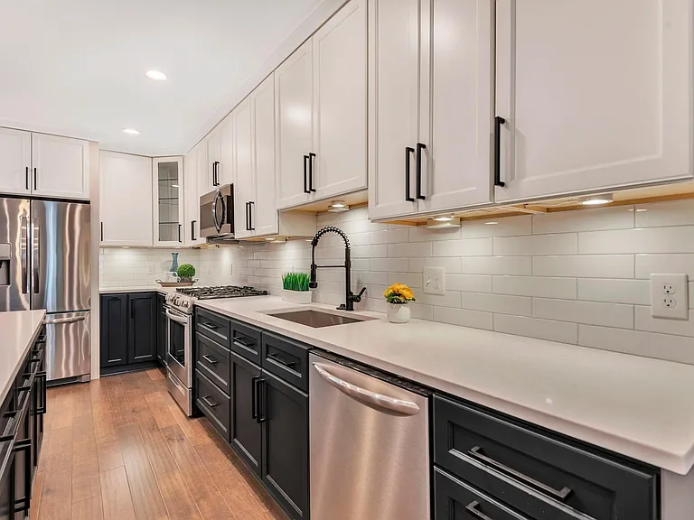 2509 Fleet St — Photo 8