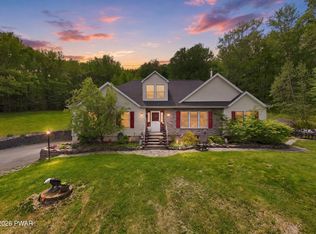 58 Thunderbird Rd, Pleasant Mount, PA 18453