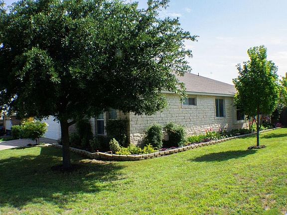 2nd image of 1002 Henderson Dr