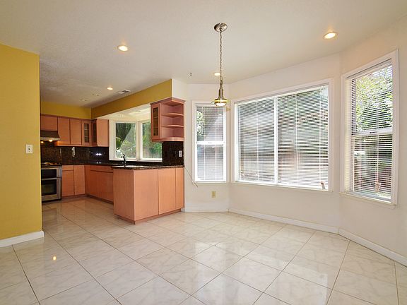 4th image of 2200 Jenni Ln
