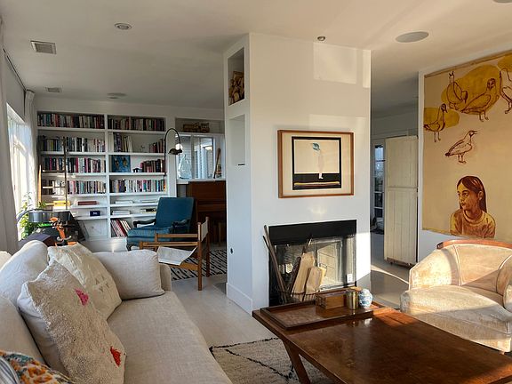 2nd image of 2466 Hidalgo Ave