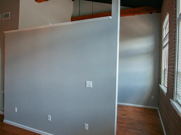 632 N College St — Photo 5