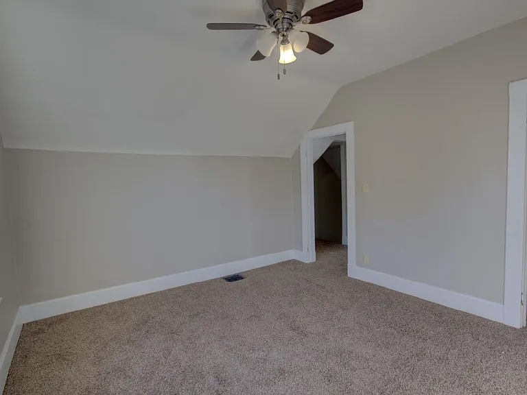 514 S Clark St — Photo 12