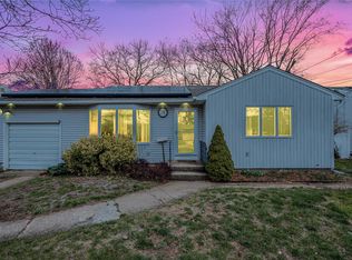 31 Ida Ln, North Babylon, NY 11703
