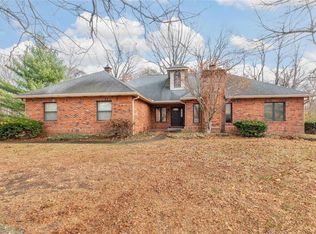 10 Deerwood Trl, Fairview Heights, IL 62208