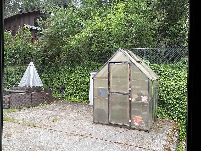 10335 Mercury Dr — Photo 22