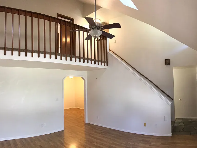4271 N Pennfield Pl — Photo 4