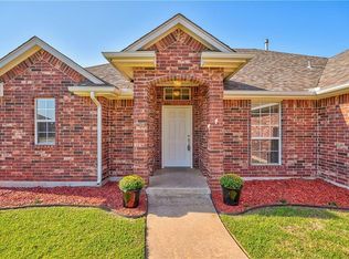 11016 NW 101st St, Yukon, OK 73099