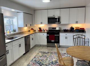 64 Hillside Rd, Newport, DE 19804