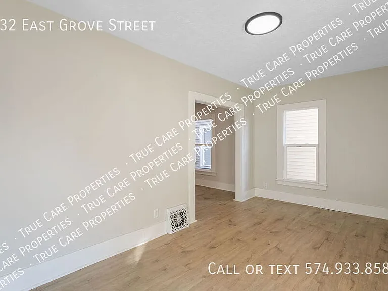 232 E Grove St — Photo 4