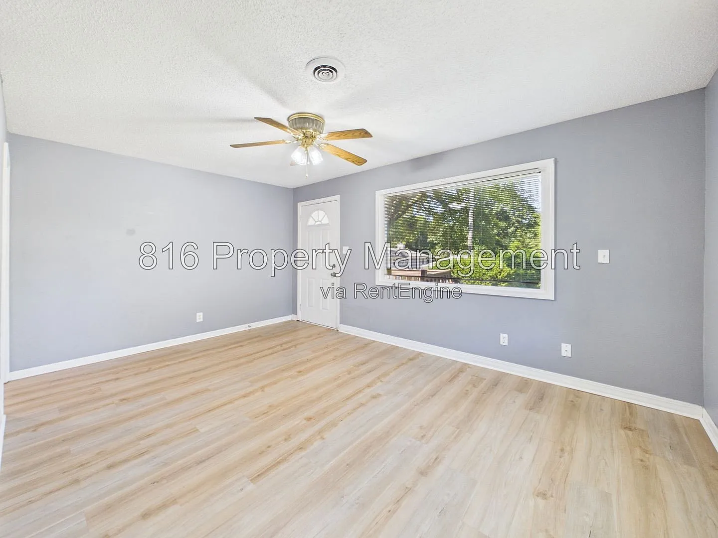 3 bed, 1.0 bath, 1840 sqft, $1,395 — Photo 2