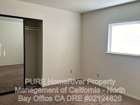 5th image of 915 S Oak St