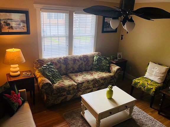 2nd image of 940 Ashton Pl