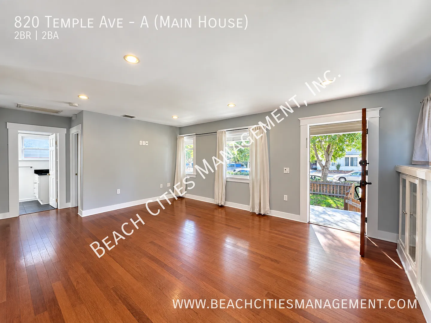 Charming 2-Bedroom, 2-Bathroom Home with Private Backyard — Photo 3