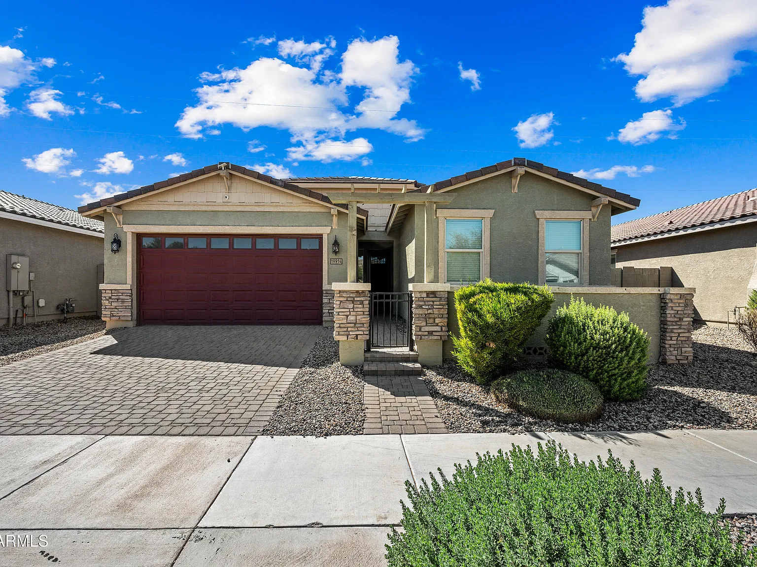 5 bed, 3.0 bath, 2548 sqft, $2,150 — Photo 1