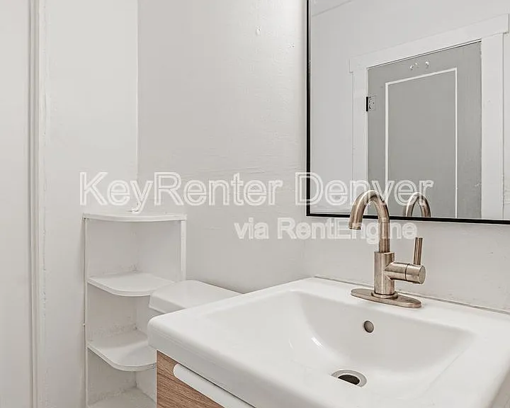 421 N Stuart St — Photo 11