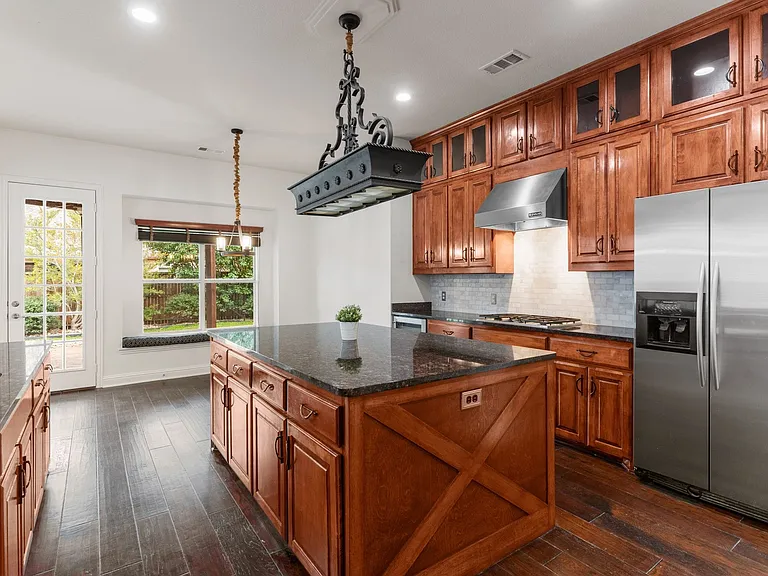 2417 Brenham Dr — Photo 10