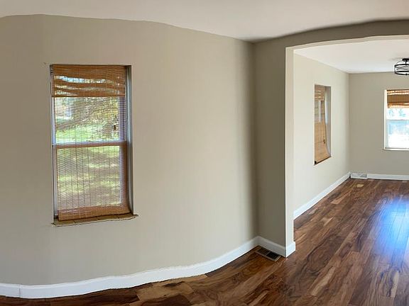 3rd image of 28 Durrin Ave