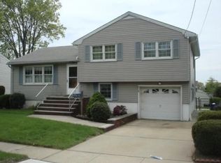 15 Charlotte St, Carteret, NJ 07008