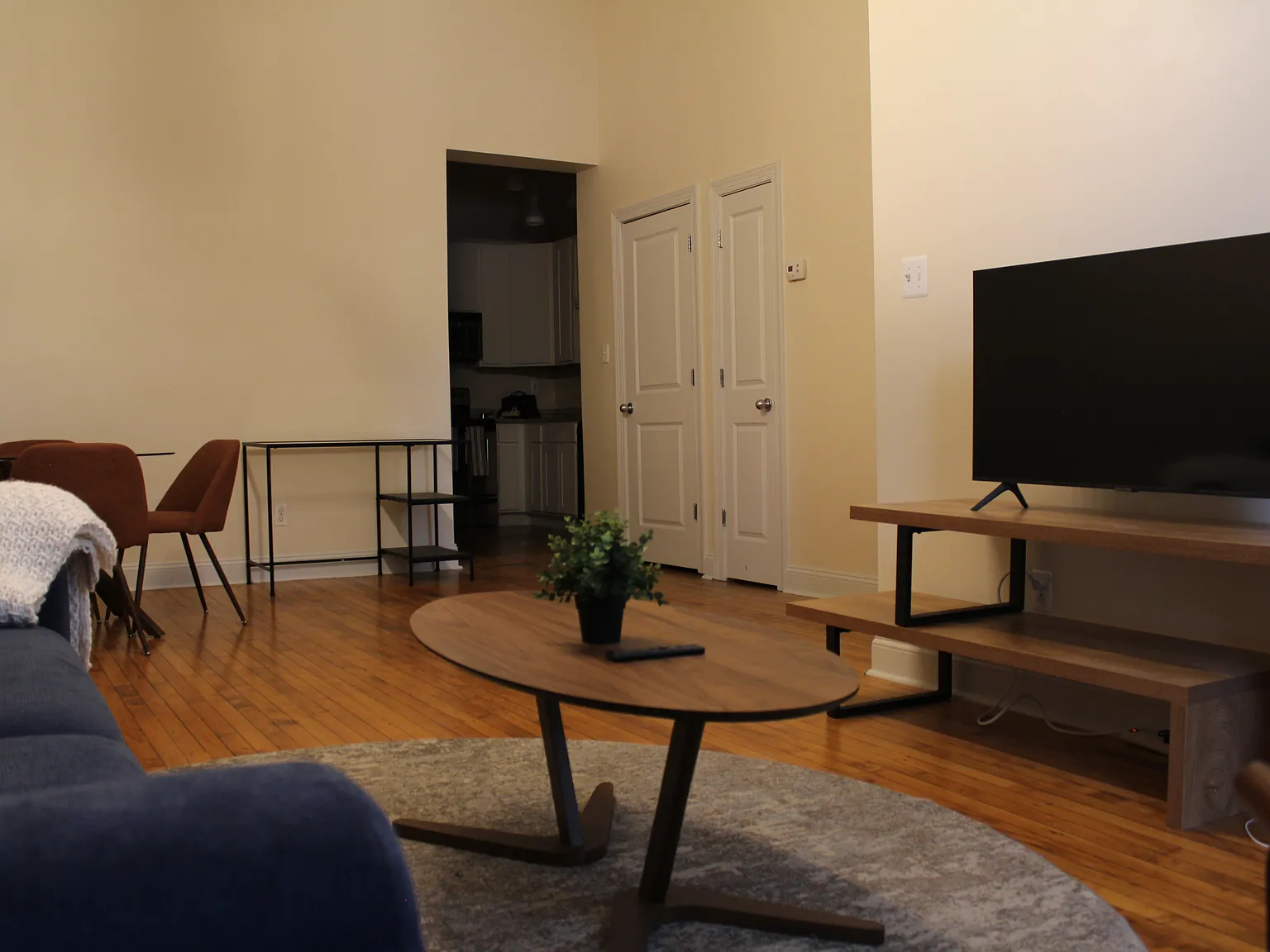 511 S Bond St — Photo 2