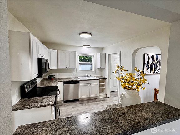 4th image of 5410 S Cushman Avenue