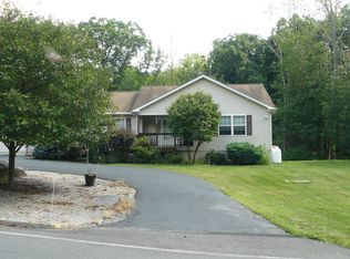 6104 Sunset Dr, Swiftwater, PA 18370