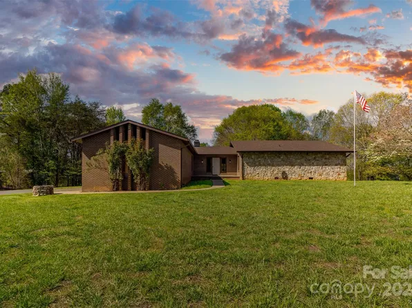 7113 Little Mountain Rd, Sherrills Ford, NC 28673