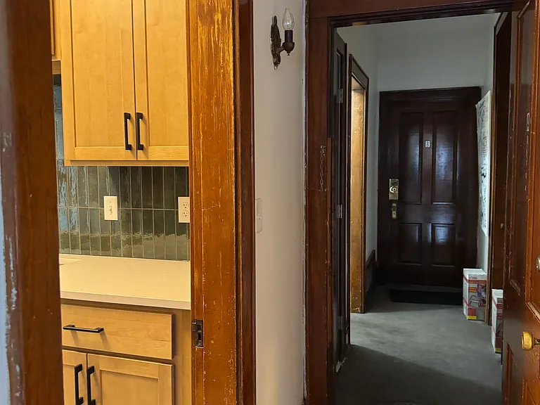 728 Franklin Ave #1 — Photo 3