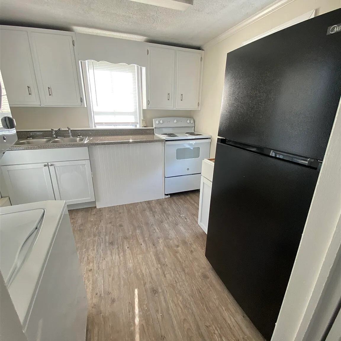 2 bed, 1.0 bath, 800 sqft, $875 — Photo 3