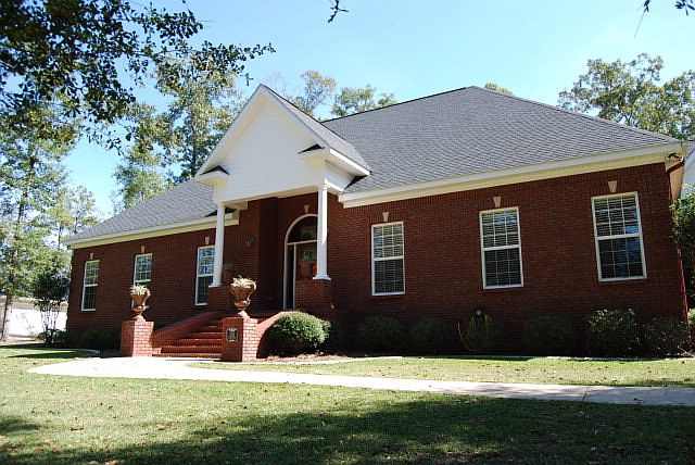 1st image of 203 Thornberry Pl