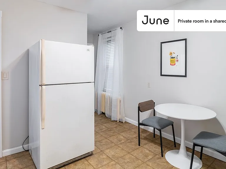 88 Glen St #B — Photo 12