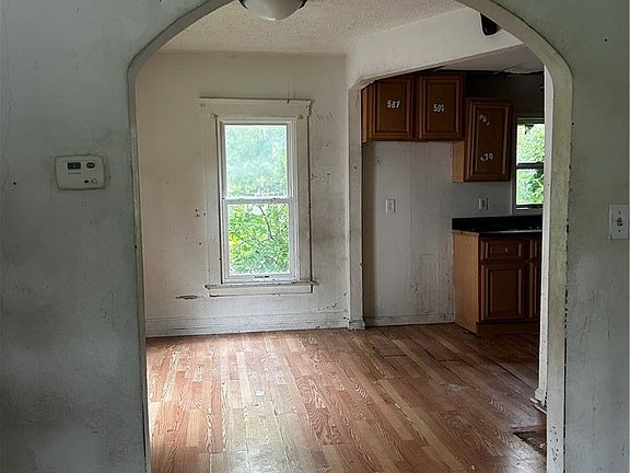 5th image of 131 Mendel Ct