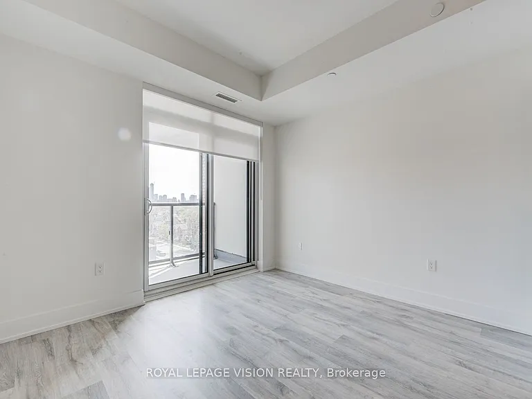 858 Dupont St #526 — Photo 15