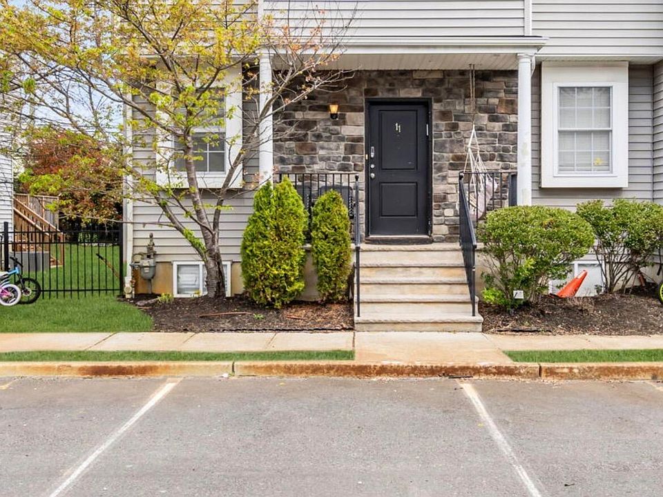 1st image of 11 Rivka Lane