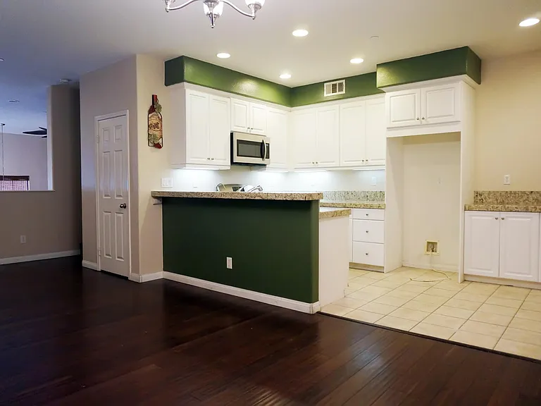 347 W Linden Dr — Photo 9