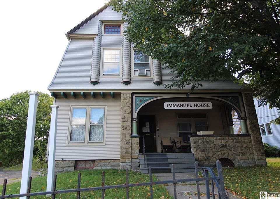 1st image of 536 E 2nd St