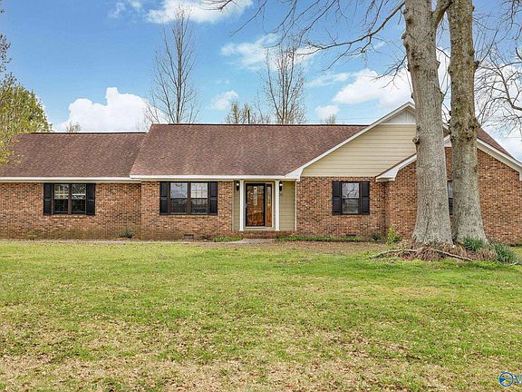 2nd image of 900 Section Line Rd