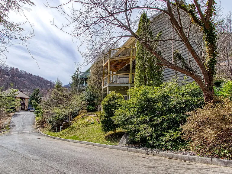905 Smoky Bears Way — Photo 61