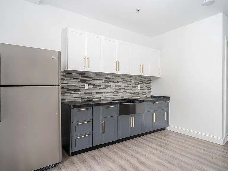 211 Baldwin Ave #507 — Photo 24