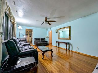 14 Stuart Dr, Danbury, CT 06811