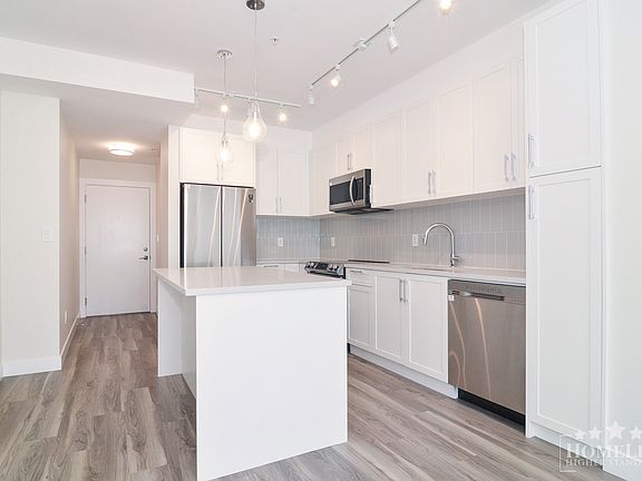 5th image of 20356 72b Ave #219