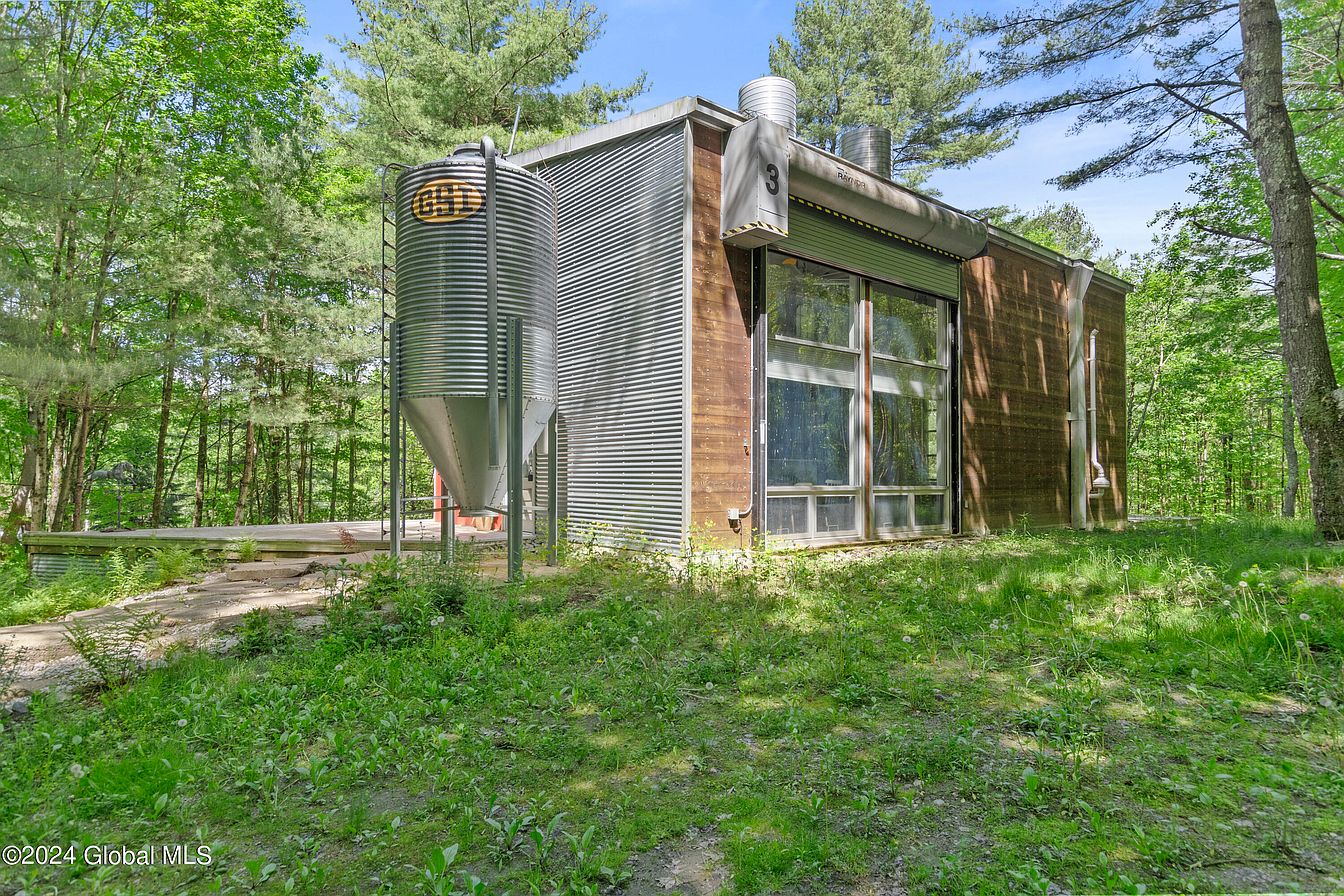 1st image of 140 Binninger Road